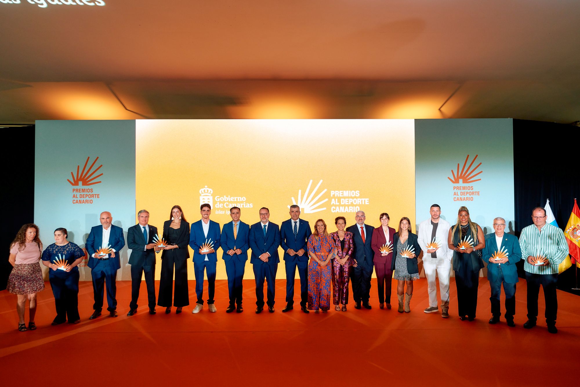 FOTO.-Imagen-de-archivo-de-la-foto-de-familia-de-los-Premios-al-Deporte-Canario-2025-en-la-gala-celebrada-en-SC-de-Tenerife